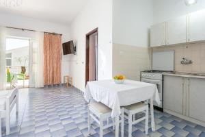 Apartments with parking space Podaca, Makarska - 6736