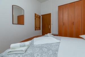 Apartments by the sea Duce, Omis - 14587