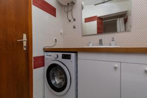 Apartments by the sea Duce, Omis - 14587