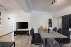 Family-friendly apartments with swimming pool Poljica, Trogir - 21592