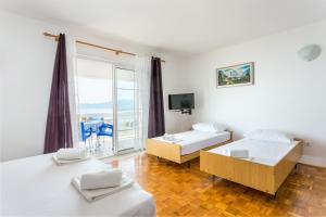 Apartments with parking space Podaca, Makarska - 6736