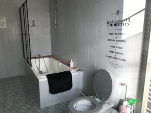 B&B / Chambres d'hotes Chez Franck et Sandra , plein centre ville, 1 er etage : photos des chambres