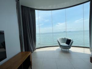 Nancy Tran Grand strip Villa 10