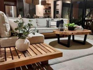 Casa Kuk, stylish, Beach at 5 min, Pool, Concierge