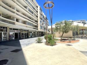Appartement Moderne 5 Couchages avec Parking et Piscine - FR-1-748-8