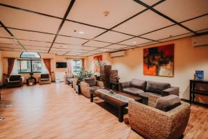 Microtel by Wyndham Cabanatuan