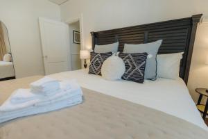 Historic Revival King Bed Midtown Memphis 70 Fast WiFi Free Parking Yes Pets