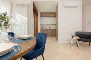 Lux Apartment Niemcewicza with AC & Balcony Warsaw Ochota by Renters