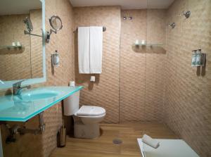 Twin Room room in Sercotel Familia Conde