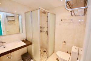 Miraflores Sea View Apartment with Garden