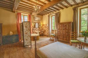 Maison de Maître avec Grand Parc arboré clos de murs