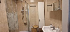 Apartament Rodzinne Zacisze - dla 8 osób - PET FRIENDLY - dwie osobne sypialnie z parkingiem - Space Apart