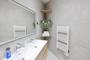 Parking Gratuit - Montmartre Charme & Patio Privé - Sacré-Cœur Metro Anvers