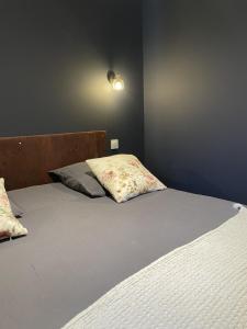 Appartements Cote Nuit : Chambre Double avec Salle de Bains Privative