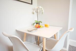 Cosy, Central Flat for up to 4 with Park View
