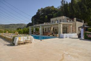 Villa Mantilari Wine Estate 7 Apartments 2 Private Pools 1 Heated Tennis Court Fitness Center