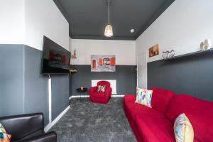 3 bedroom Shalom Sleeps 5 - Ideally Located in Hull- 2 Mins walk to Vibrant Newland Ave