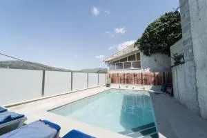 Refúgio da Cabreira - Mosteiro