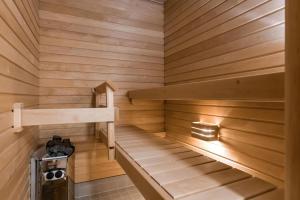 Kotimaailma - Kaunis saunallinen kattohuoneisto 10lle, Espoon keskustassa