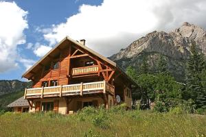 APPARTEMENT DANS CHALET 6 PERSONNES