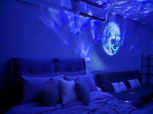 Experience Movie under the stars galaxy - Studio Suites - 15 mins to CIQ
