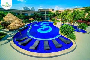 Experience Movie under the stars galaxy - Studio Suites - 15 mins to CIQ