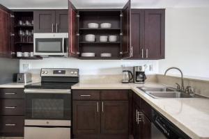 Woodland Hills 1BR w pool gym nr Warner center LAX-893