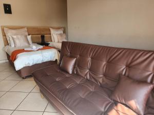 SOUTHY INN BY THE LAKE