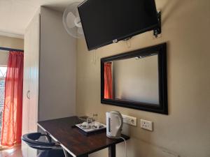 SOUTHY INN BY THE LAKE