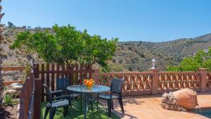 Villa Fuente Pintá Arenas by Ruralidays