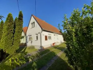 Hibiscus Nyaraló - Somogyszentpál