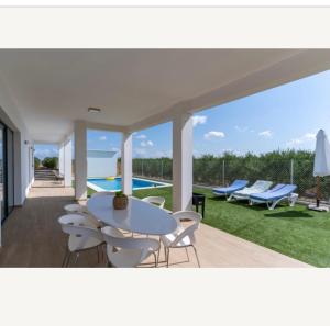 La casa grande village