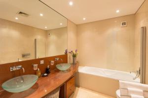 Sunny Lounge Apartment