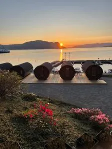 Sleeping barrel lodge Smaken av Ryfylke Event AS, drives ikke som hotell - Gullingen