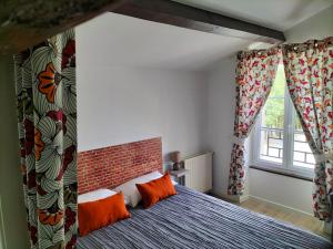 B&B / Chambres d'hotes La Libaudiere : Chambre Triple