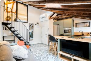 For You Rentals Ap TEMPORAL Rastro Madrid-Cascorro FCG94