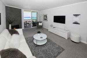 D206 Seaside Serenity