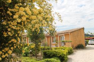 B&B / Chambres d'hotes Les Romarins : photos des chambres