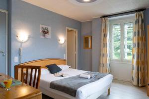 Hotels Logis Hotel La cremaillere : photos des chambres