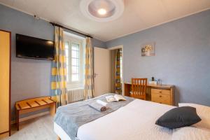 Hotels Logis Hotel La cremaillere : photos des chambres