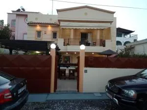 VILLA AVATOS 2 - Near to the Port of Rafina and the Airport of Athens - Áyios Spirídhon