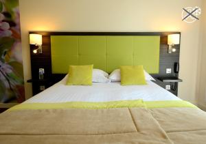 Hotels Hotel la Verriaire - The Originals : Chambre Double ou Lits Jumeaux