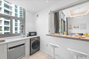 Unique Dubai Marina Studio, near Jumeirah Beach, Mall and Metro
