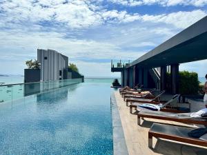 Best Location Condo with swimming pool, gym, sauna, washing mashine, Fast internet in Central of Pattaya