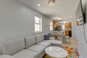 Lovely Abode Walk to Seaside Heights Boardwalk! - 3hvězdičkové hotely ve městě Seaside Heights