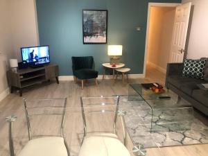Elizabeth Court Stylish Two-Bedroom Apartments in Windsor