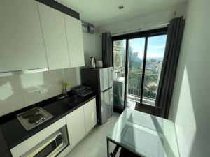 Best Location Condo with swimming pool, gym, sauna, washing mashine, Fast internet in Central of Pattaya
