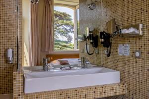 Hotels Hotel et SPA du Chateau : photos des chambres