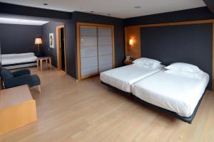 Triple Room room in Hotel Barcelona Universal