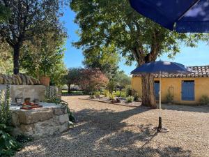 Maisons de vacances Mas des Lavandes - 3 gites de charme au calme avec grande piscine en Drome-Provencale : photos des chambres